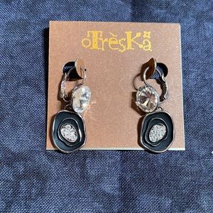 NWT. Treska Dangle Earrings